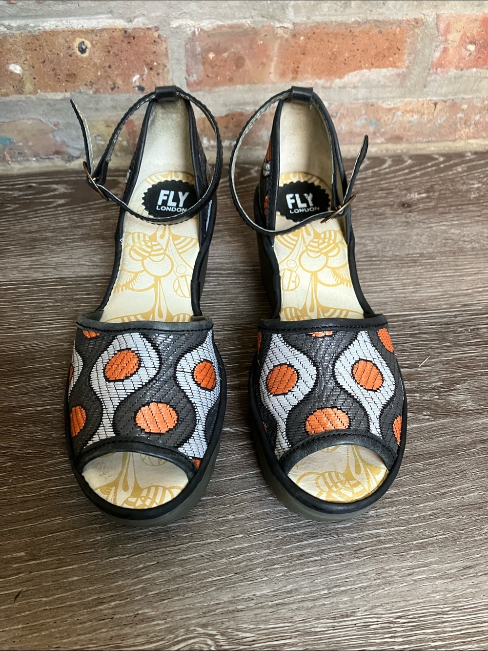 FLY LONDON
Yeji Open Toe Wedge Sandal - Picture 5 of 17